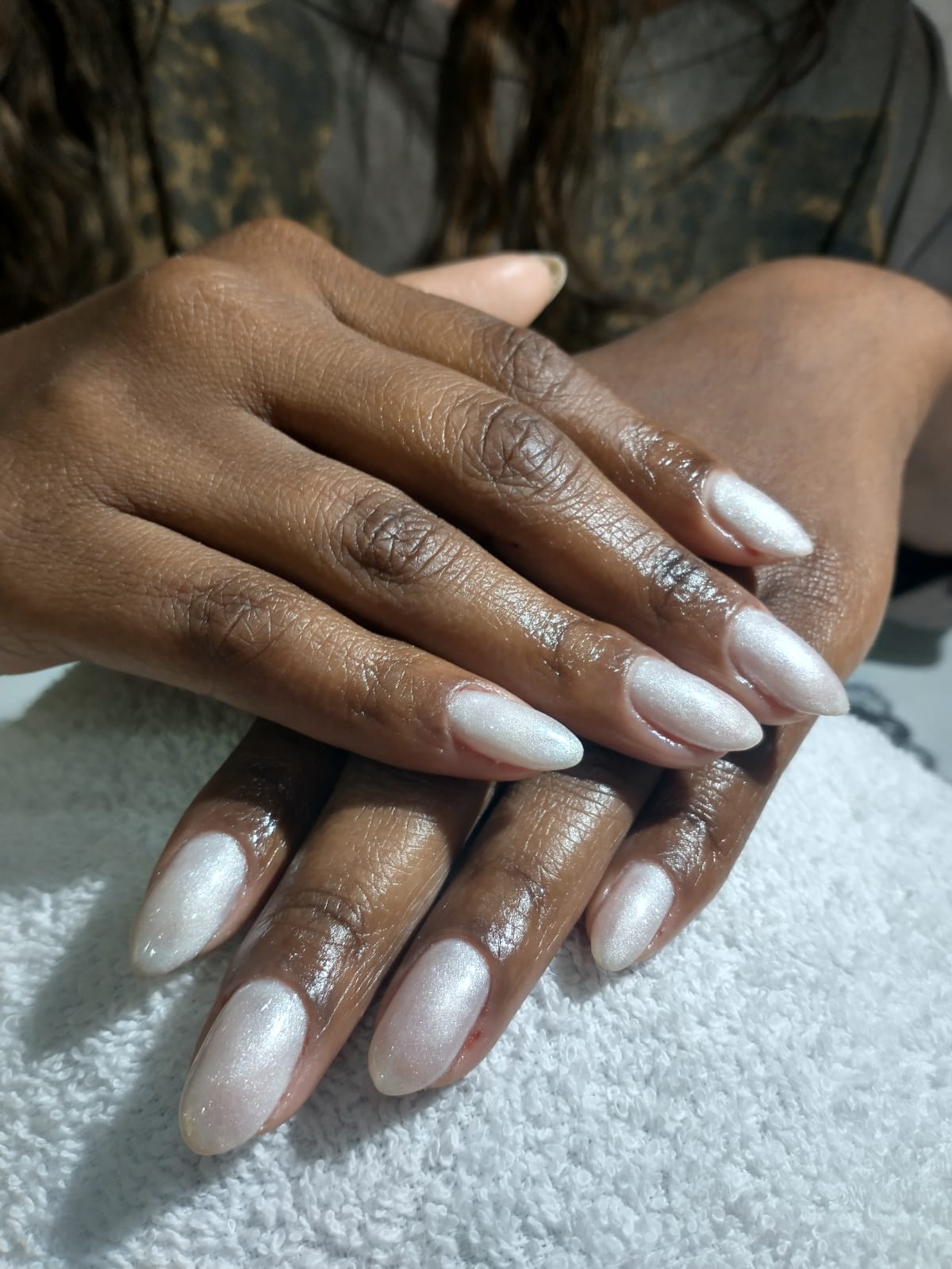 Uñas esculpidas en gel